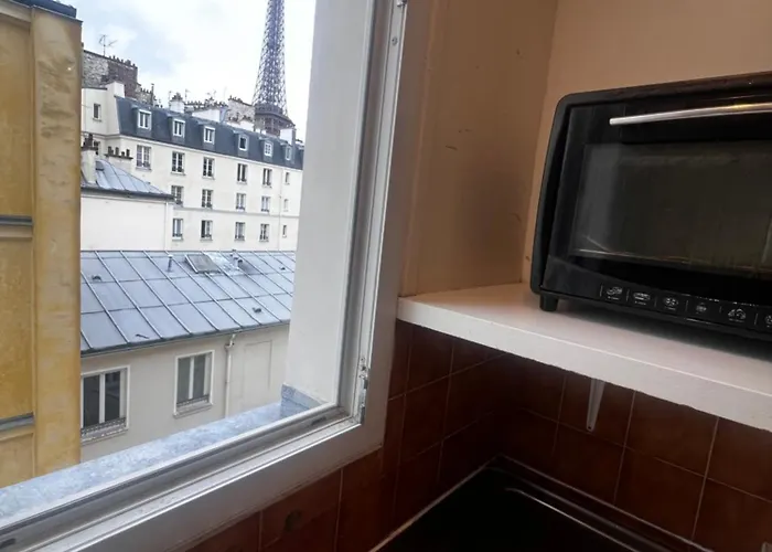 Eiffel Tower View Haussmanian Charm 2Min Walk From The Eiffel Tower Gardens