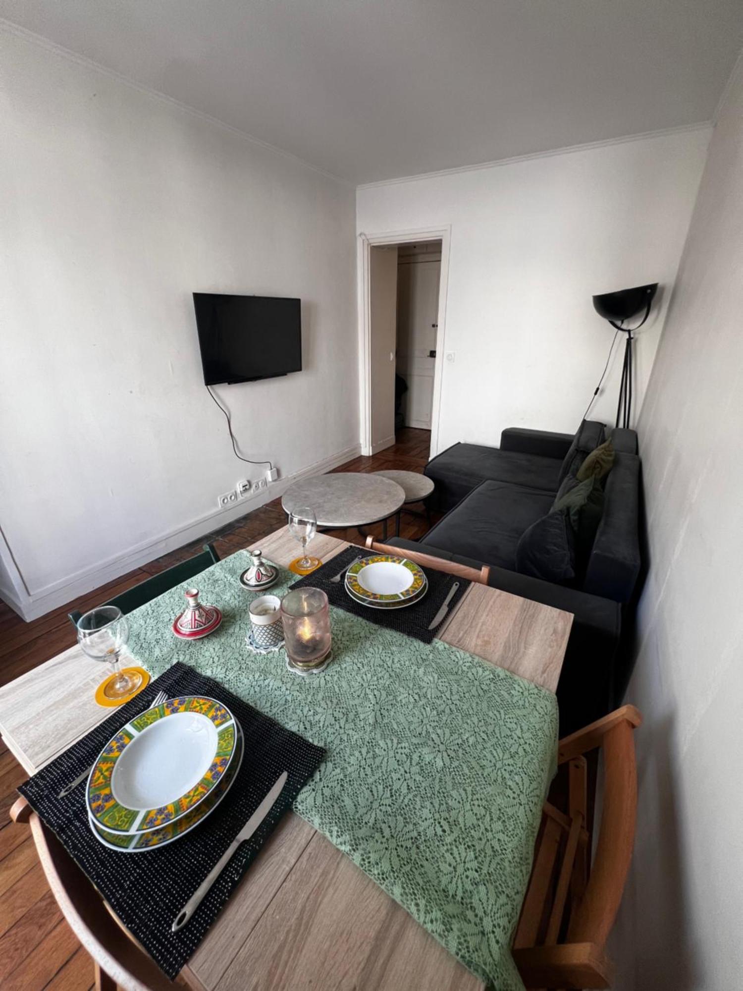 Eiffel Tower View Haussmanian Charm 2min Walk From The Eiffel Tower Gardens