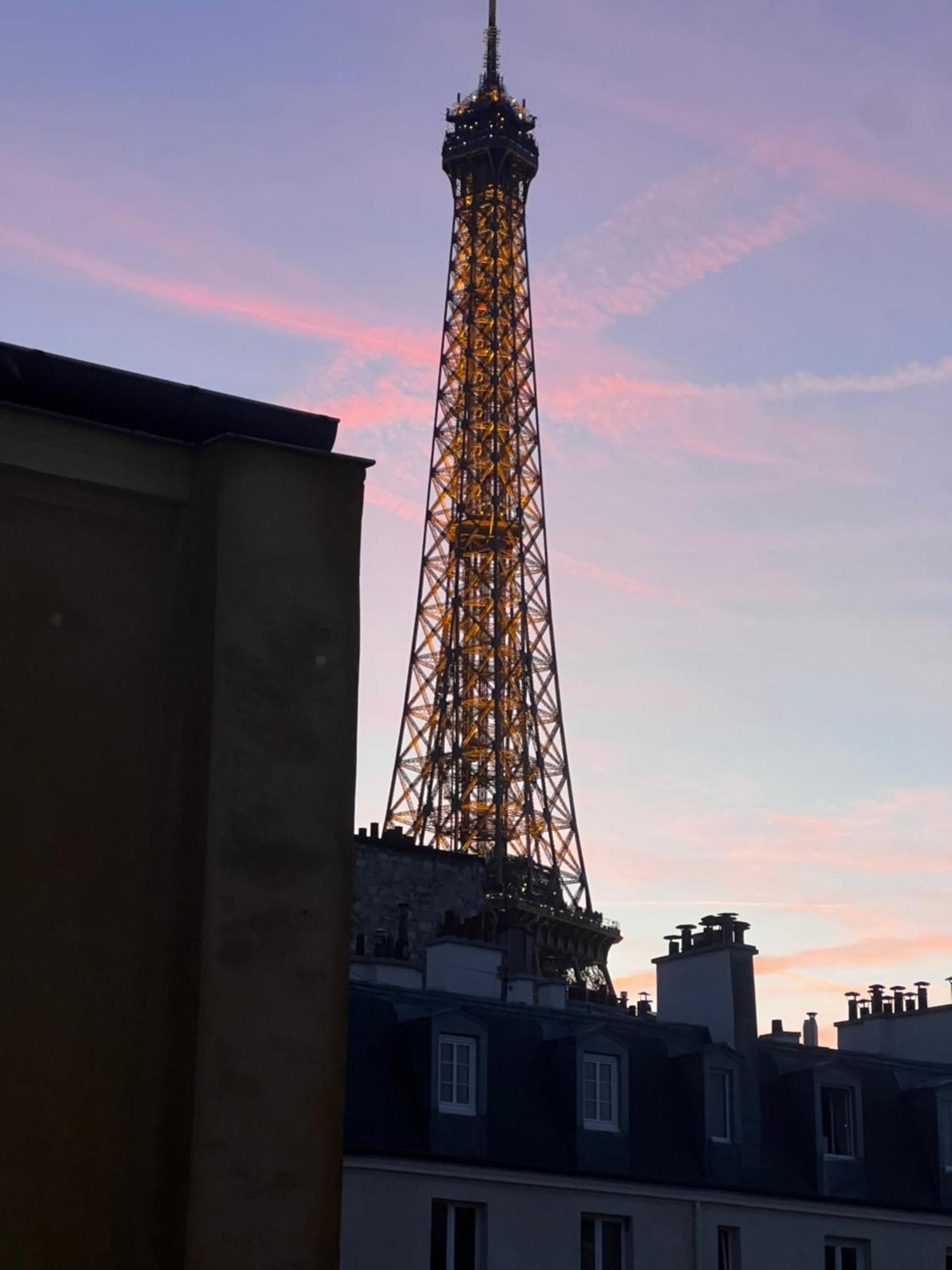 Apartment Eiffel Tower View Haussmanian Charm 2min Walk From The Eiffel Tower Gardens Paris