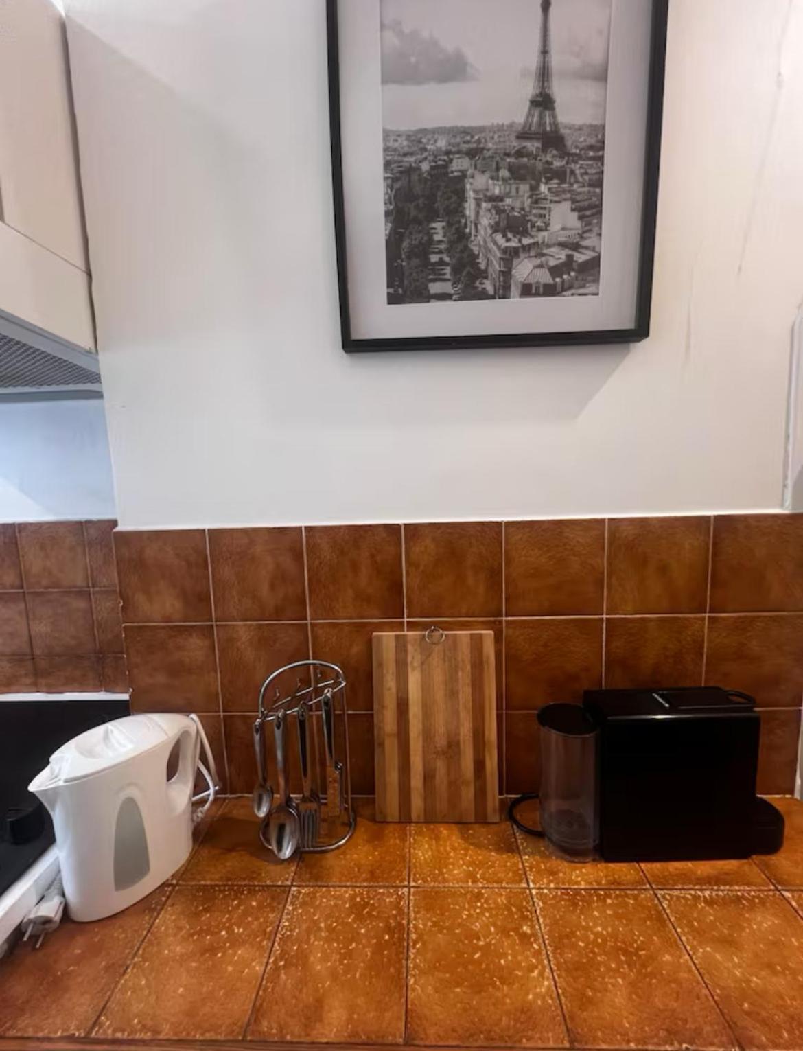 Apartment Eiffel Tower View Haussmanian Charm 2min Walk From The Eiffel Tower Gardens
